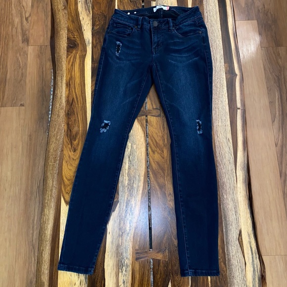 Cabi Dusk Destructed Skinny Jeans - Picture 2 of 11